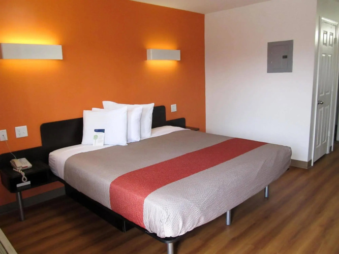 Motel 6 Greenville, SC