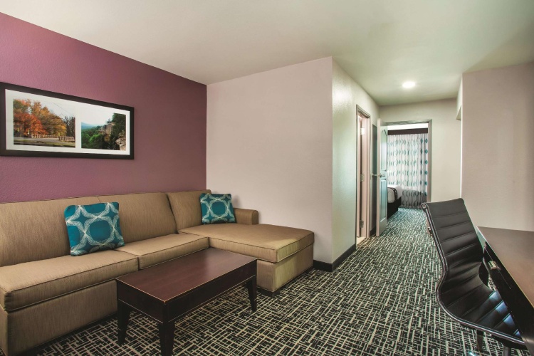 Deluxe Double Family Suite