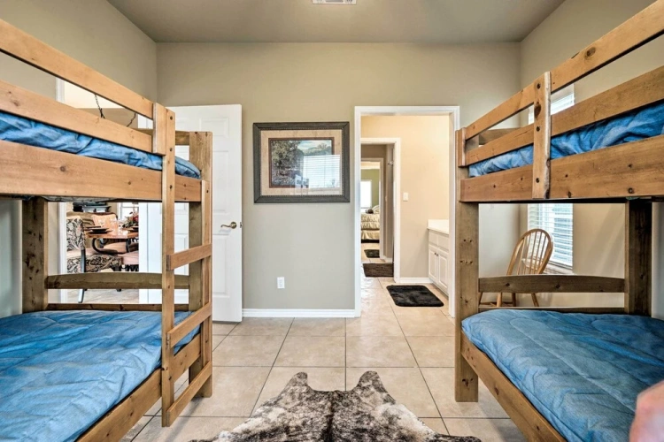 3 Bedrooms Cottage