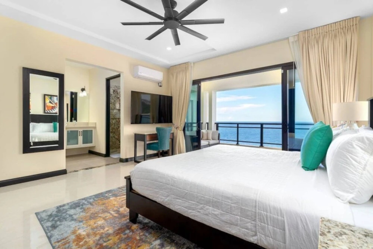 Panoramic Cliffside Luxe Villa