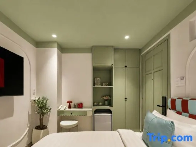 Economy room