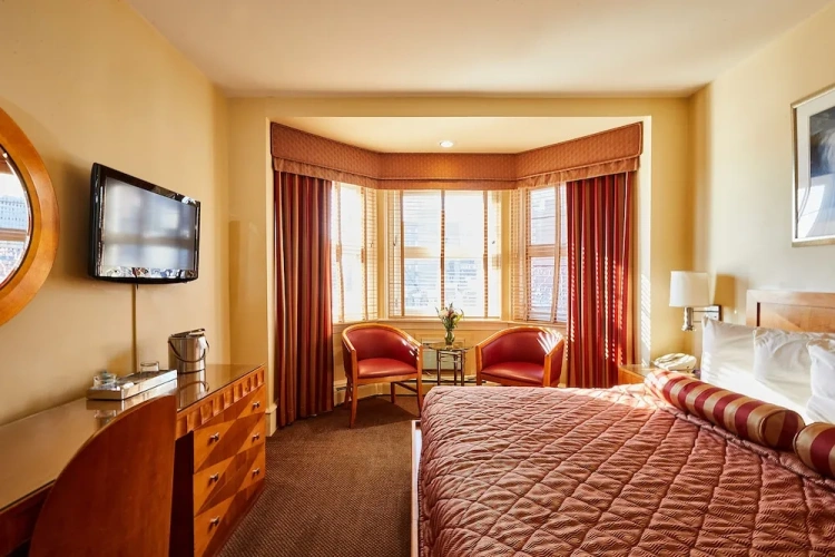 Deluxe Double room with city view