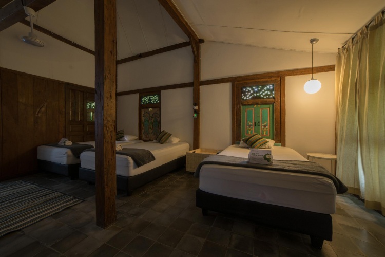 Standard Triple room