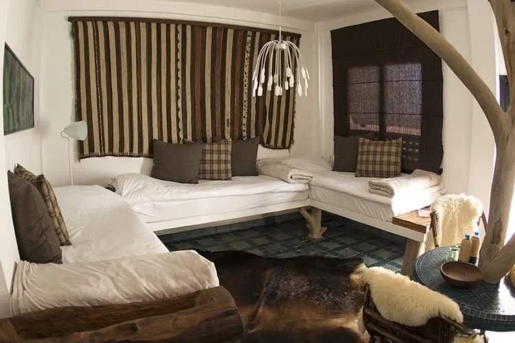 Luxury Triple room with balcony and with partial ocean view