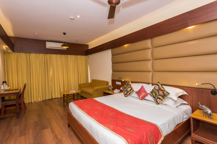 Hotel Hilltop Palace