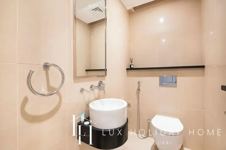 LUX The Bonnington JLT Suite