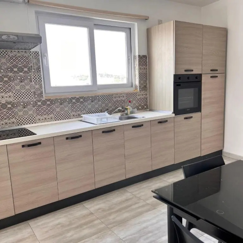 F6-2 Room 2 single beds shared bathroom in shared Flat