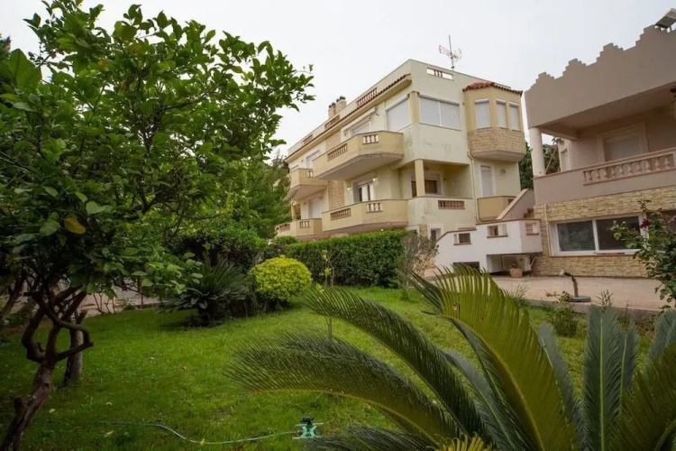 The Garden Near The Beach -Jacuzzi - BBQ