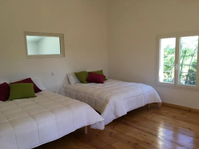 5 Bedrooms Cottage