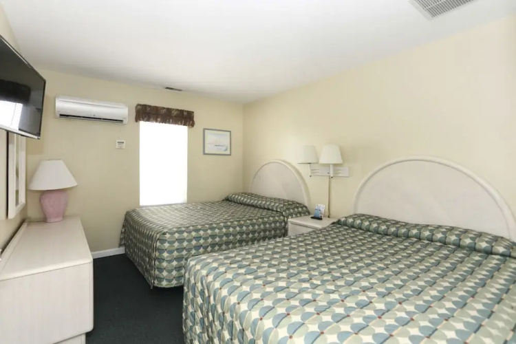 Riviera Resorts & Suites