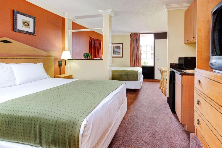 Standard Quadruple room