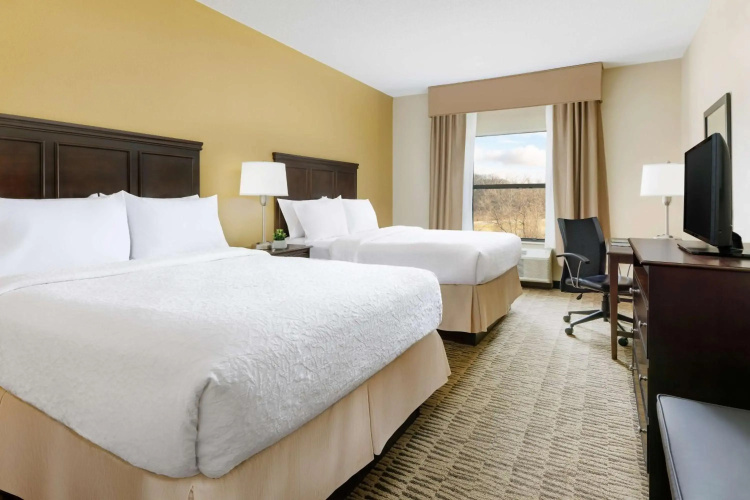 Countryside Inn and Suites