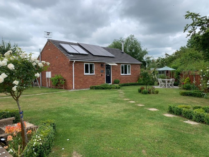 2 Bedrooms Cottage