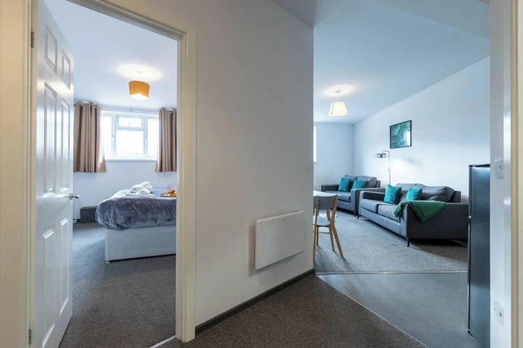 2 Bedrooms Apartment