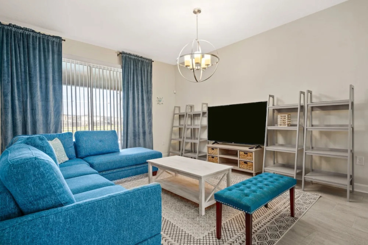 Tr_555r Modern Serenity 8 Bedroom Apts