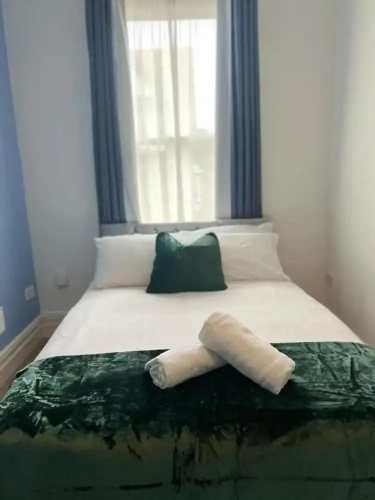 2 Bed Flat - Sleeps 5 - Pets - Parking - Wifi
