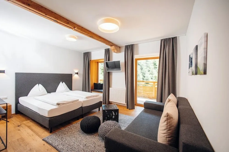 Premium Quadruple room with balcony and with mountain view