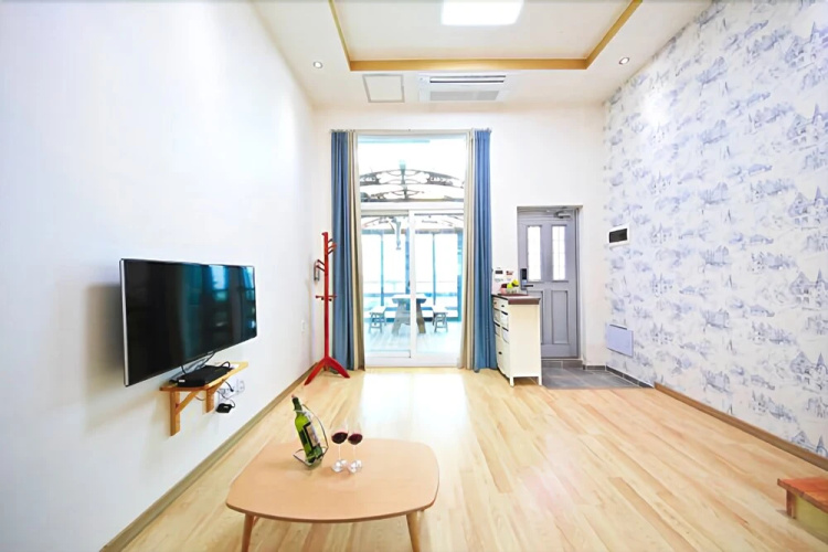 Daebudo Sun On Bee Pension