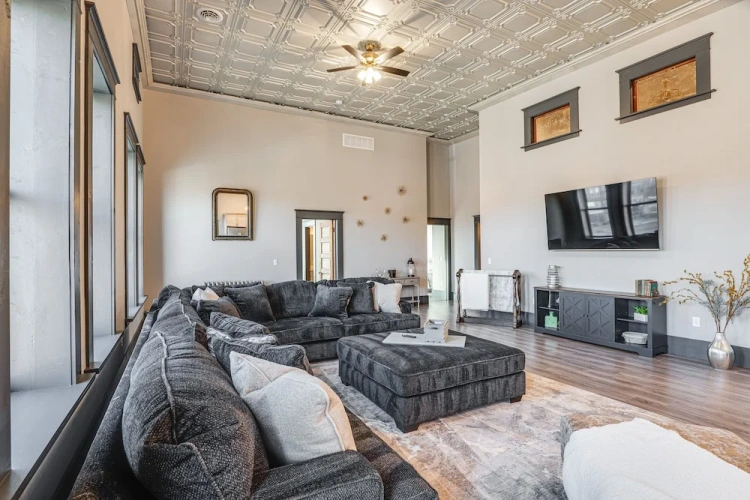 3 Bedrooms Apartment