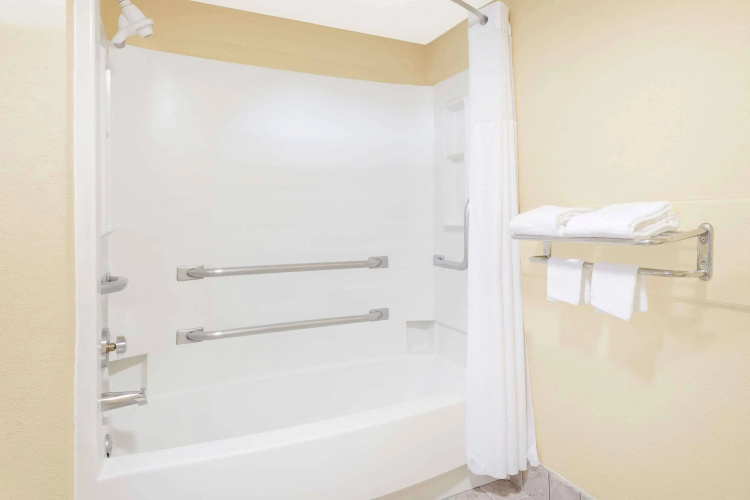 Regency Inn & Suites-Hamilton Place
