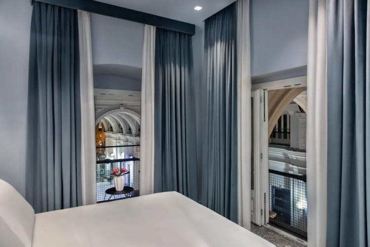 Lady Rose Class Suite