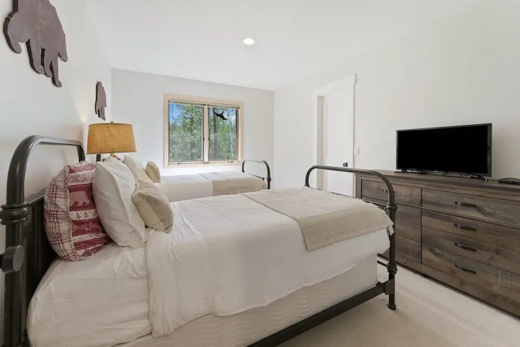 12 Siskin 5 Bedroom Home