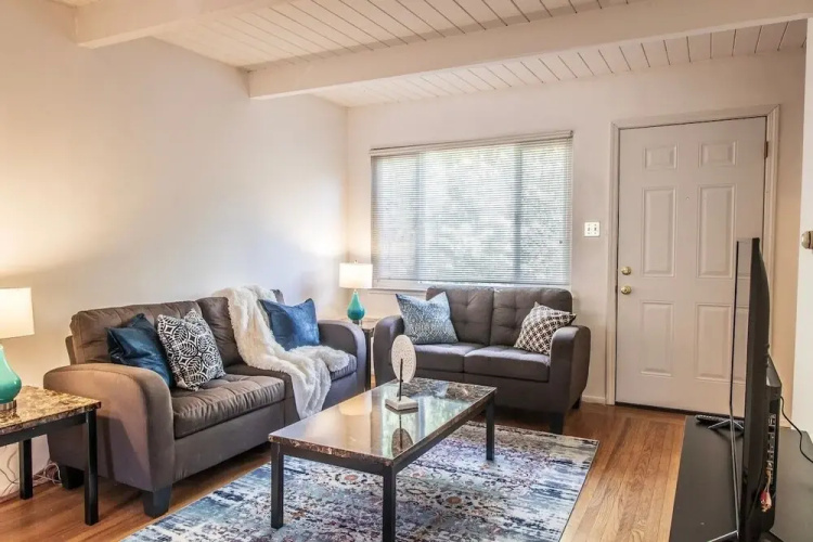 Sunny Two Bed in Richmond