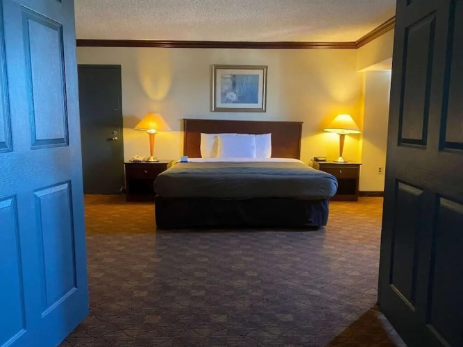 Dominion Inn & Suites