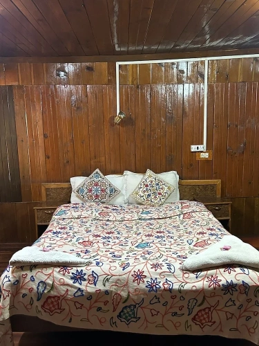 Deluxe room with mountain view