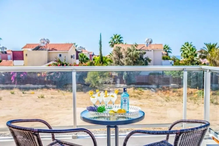 Villa White Daisy