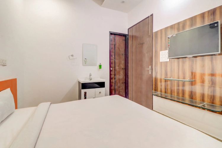 Fabhotel Grand