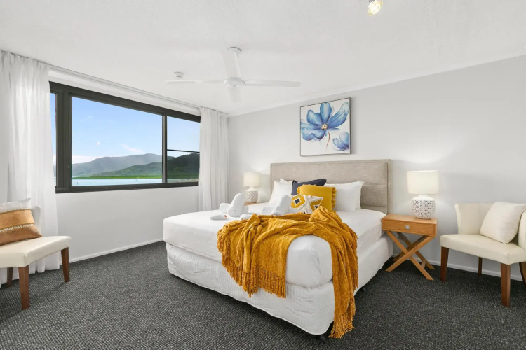 Cairns Aquarius