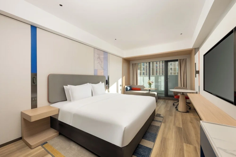 Standard Double room with city view