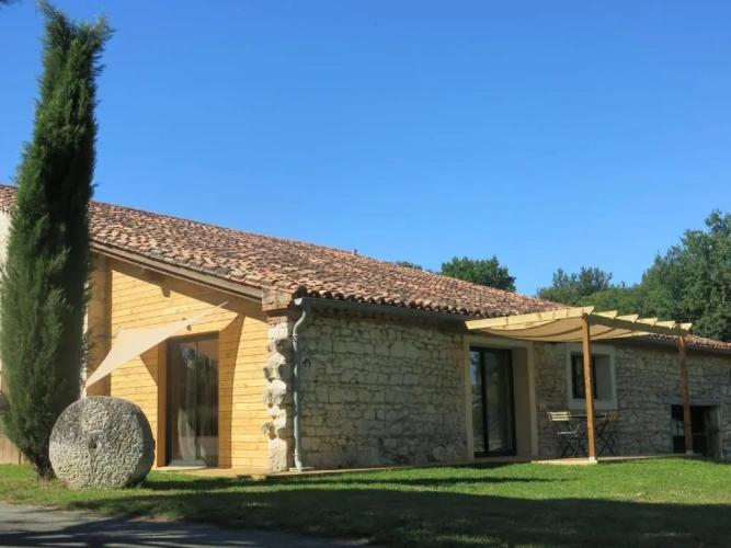 2 Bedrooms Cottage