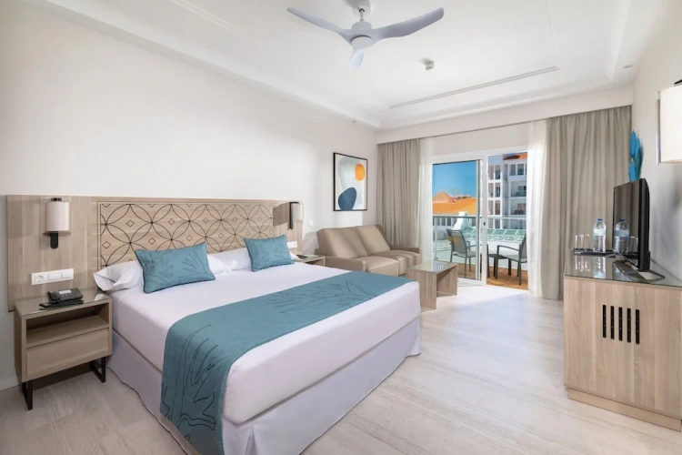 Double room with balcony and with sea view