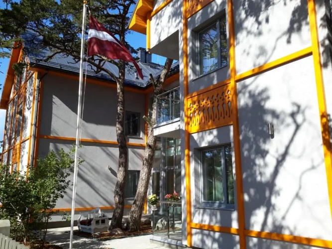 Deluxe Apartment