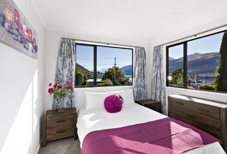 4 Bedrooms Cottage