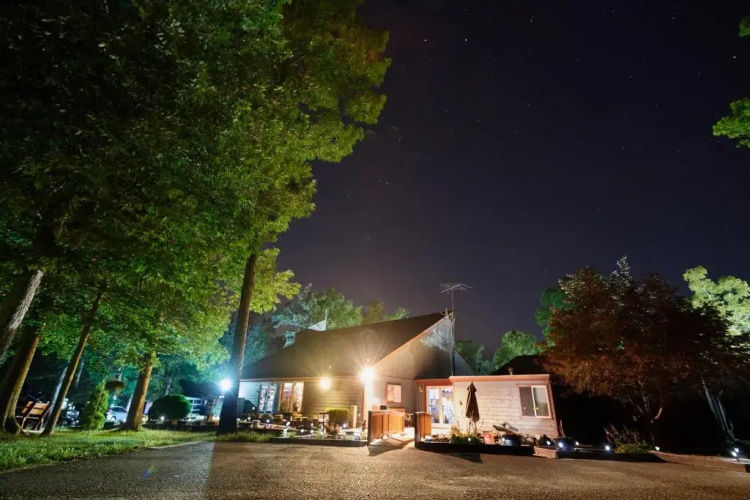 Williamsburg Camping Resort One Bedroom Loft Cabin 4