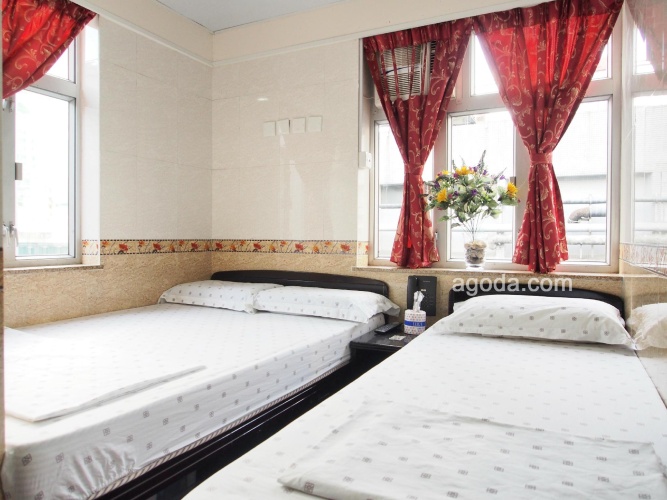 Standard Triple room