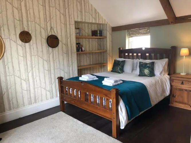 Spacious 4-bed House in Lynton