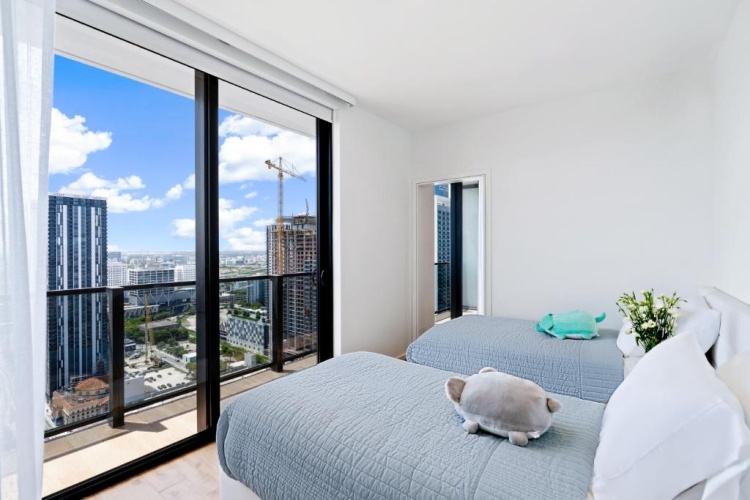 3 Bedrooms Suite with city view