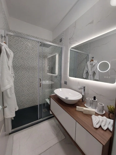 2 Bedrooms Apartment with balcony and with garden view