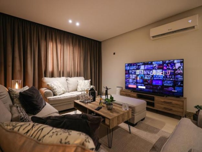 2 Bedrooms Apartment