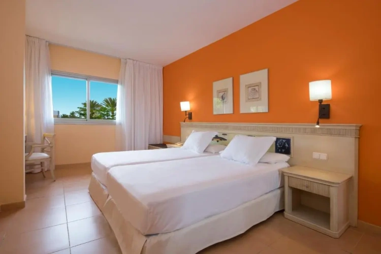 Family Suite with partial sea view