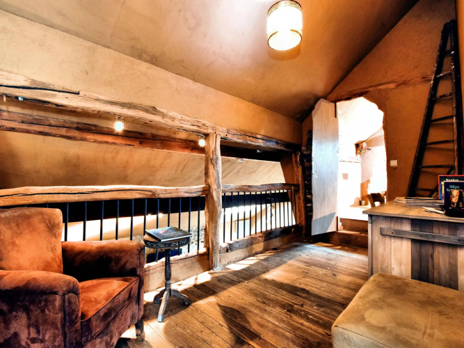 Relaxing Retreat Near Forests