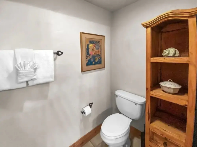 201 Town Pointe Escape! 3 Bedroom Condo
