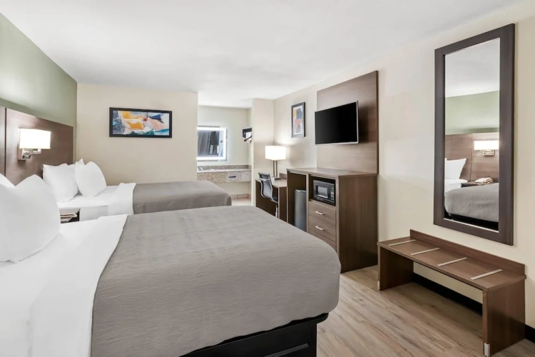 Standard Quadruple room