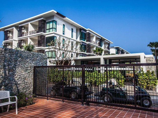 Suite seafront