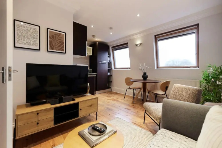The Butterfield Green Spacious 1bdr Flat