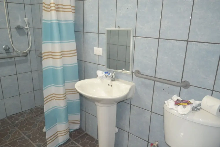 Standard Quadruple Basement room